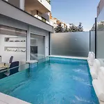 Apartment Luxury Martinis With Pool *