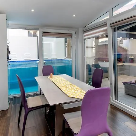Luxury Martinis With Pool Apartment