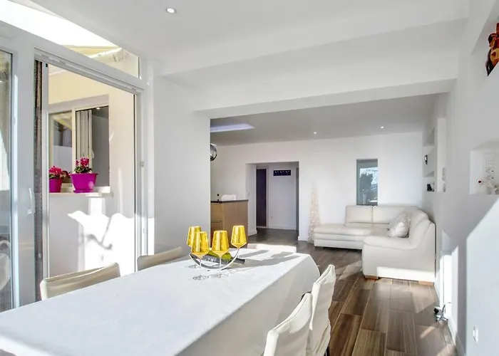 Apartament Luxury Martinis With Pool